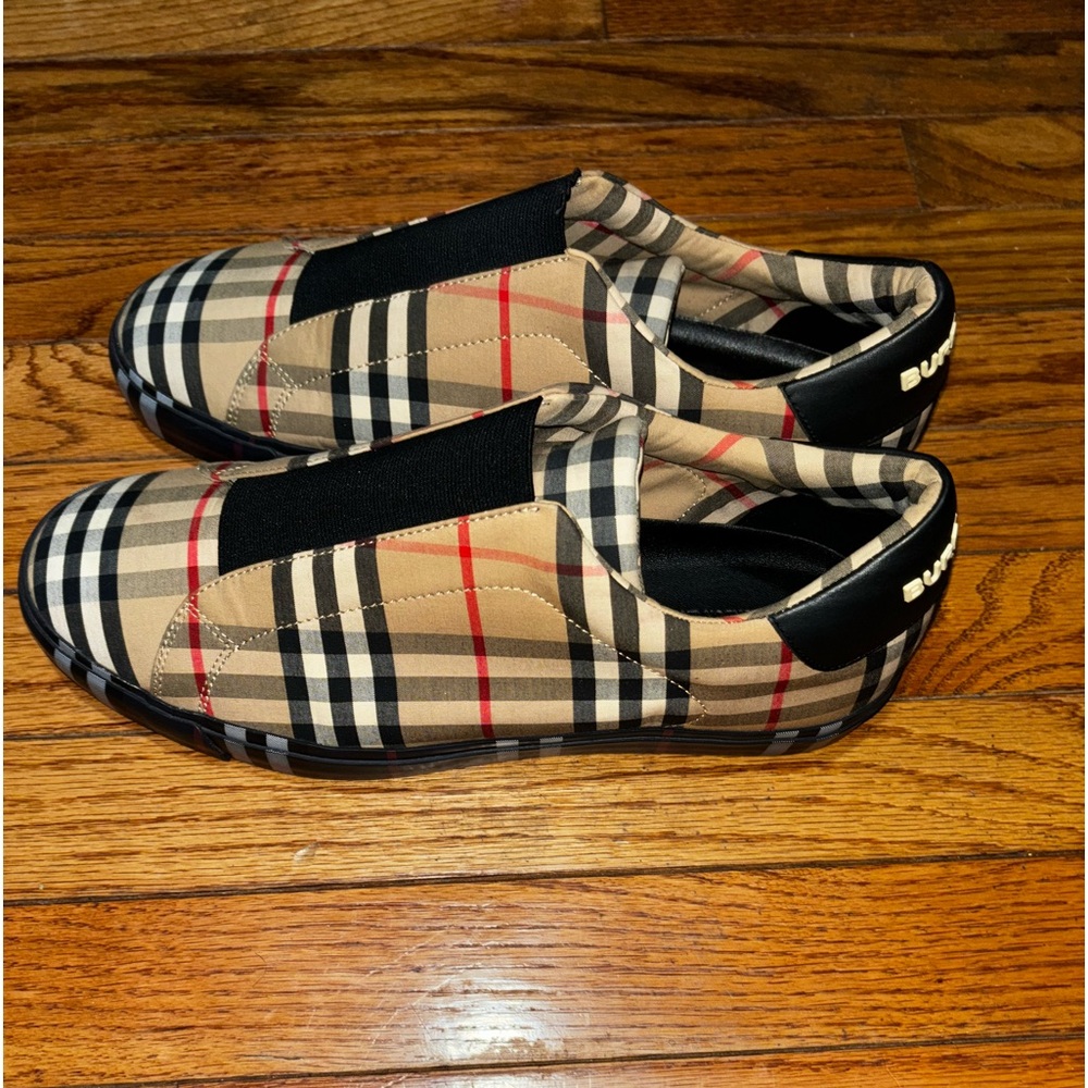 Burberry Slip On Shoes - Picture 4 of 5